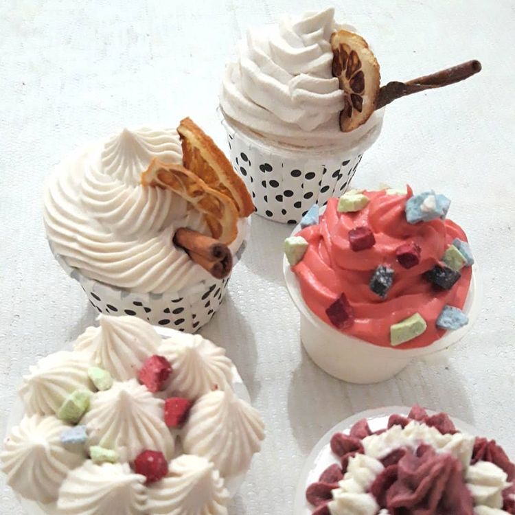 CUPCAKE & DECORATIVE SOAP MAKING